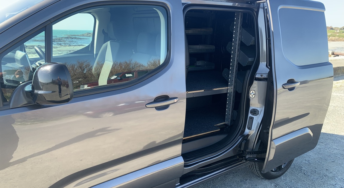 Van1 (1)
