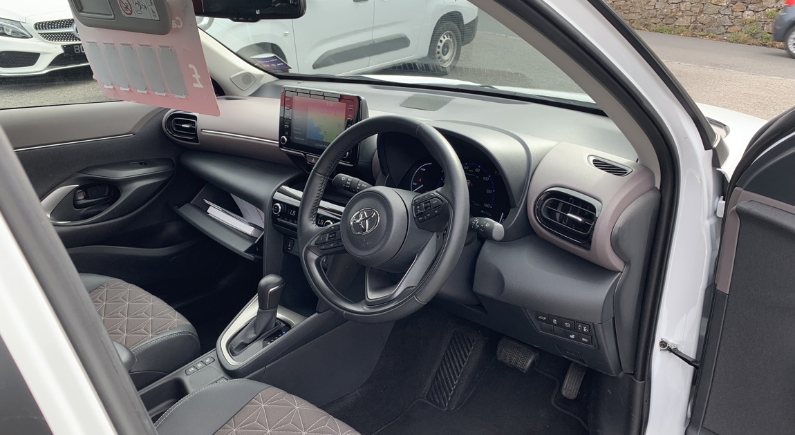 Yaris1